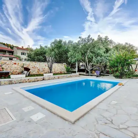 Robinson House With Pool & Seaview Villa